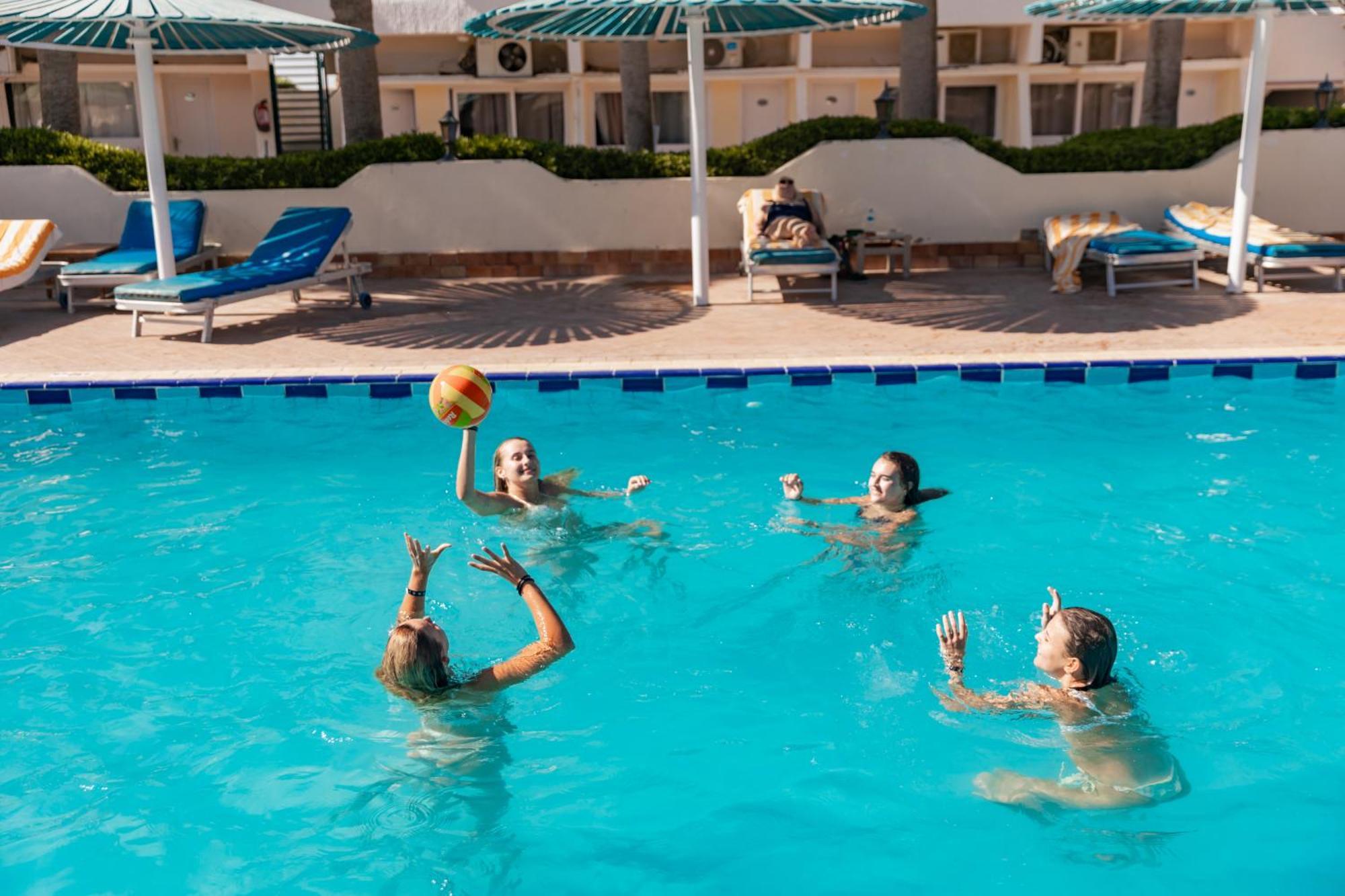 Курортний комплекс Empire Aqua Park Хургада